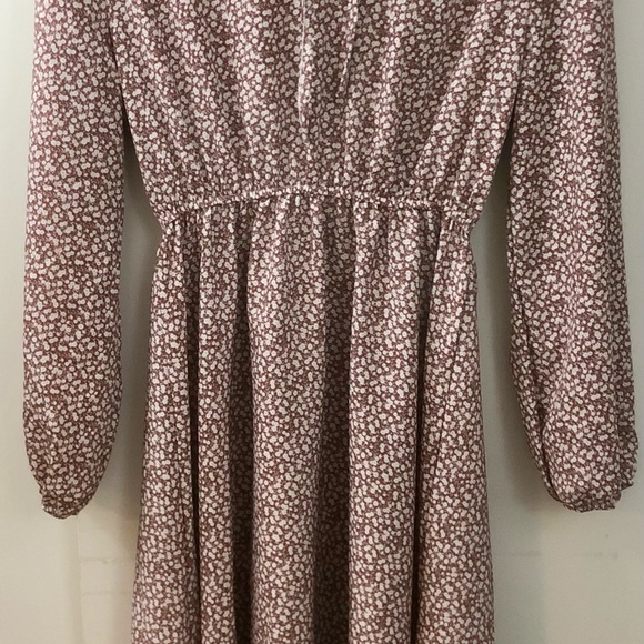 Dress with floral print - Picture 3 of 4